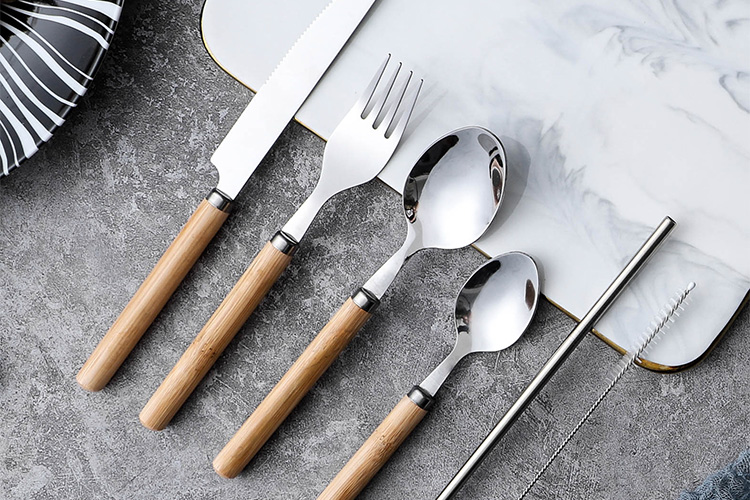 Plastic handle cutlery